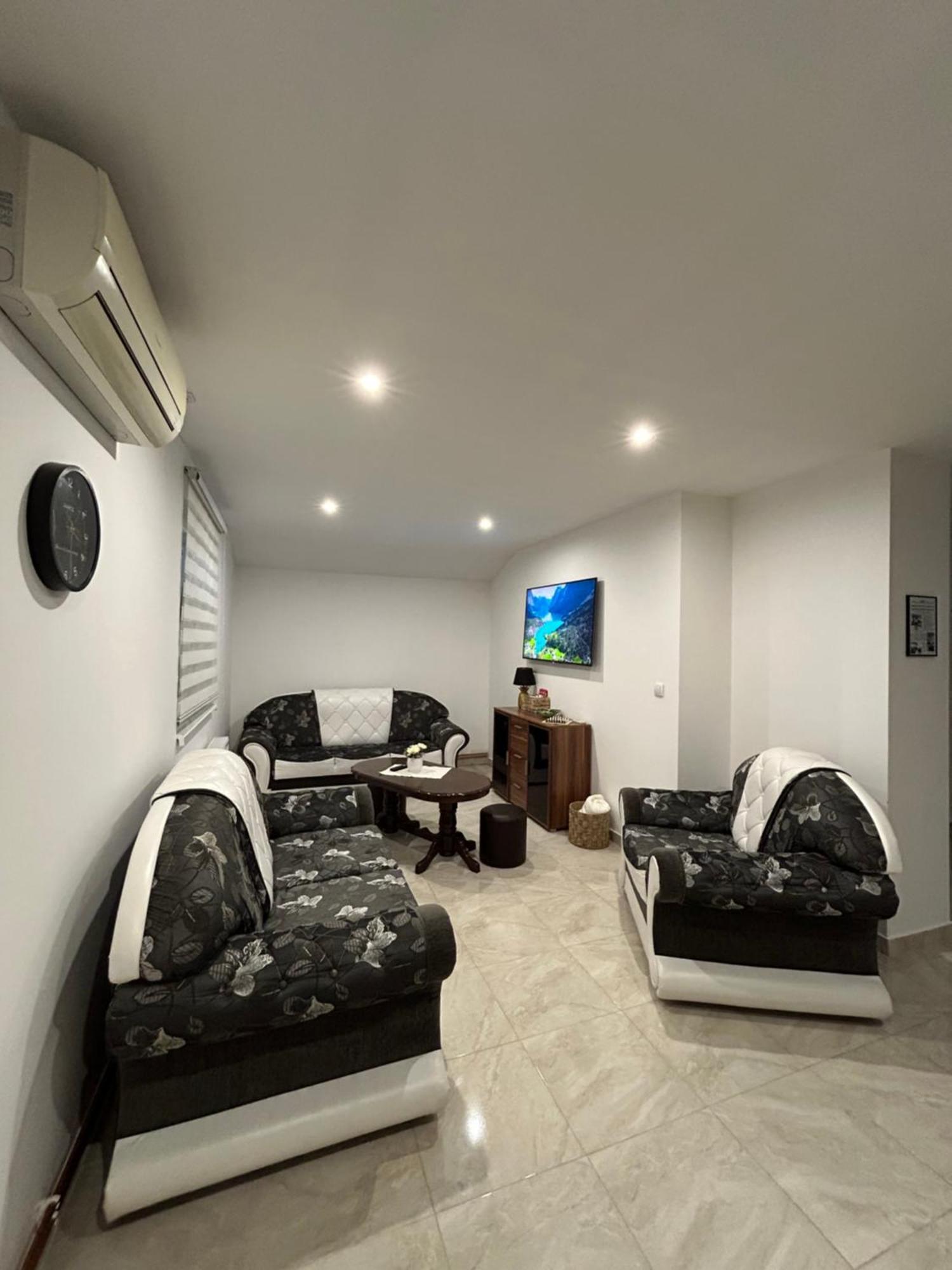 Apartman Diamond Lux Surčin Exterior foto
